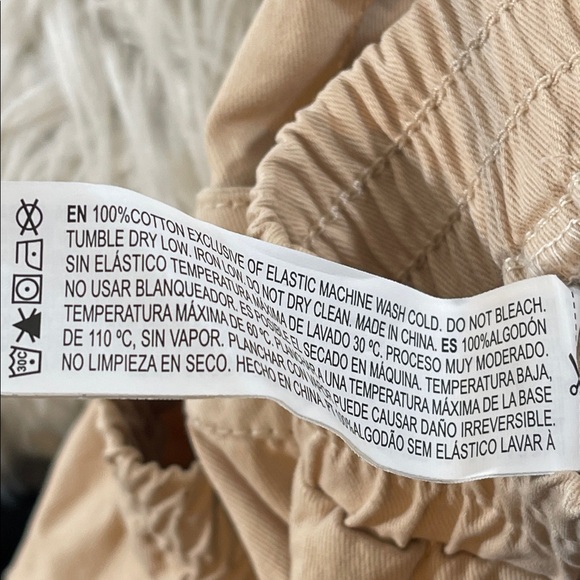 FOREVER 21 Cargo Pull On Shorts Oatmeal With Side Zipper Pockets Size 2X NEW - Picture 6 of 8